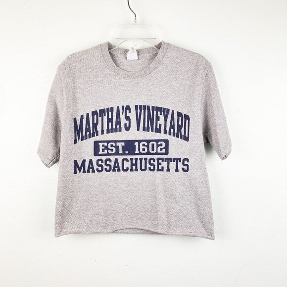 🦋 MARTHA'S VINEYARD Crop Top Graphic Tee Gray Small - Picture 1 of 4